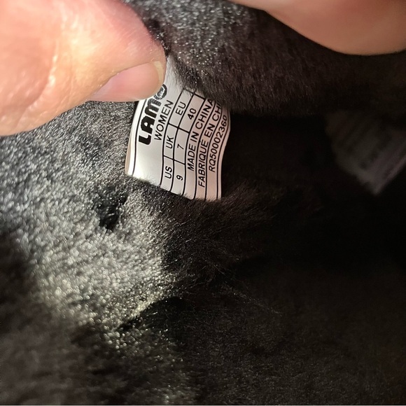 Lamo suede boots black size 9 - Picture 8 of 8